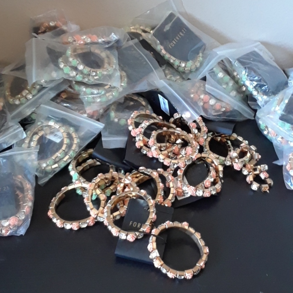 Bundle 18 bracelets  Forever 21